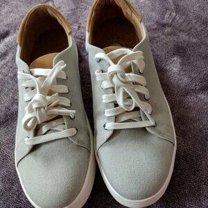 Revitalign Pasific Canvas Women's Casual Comfort Shoe Grey 9,5 B